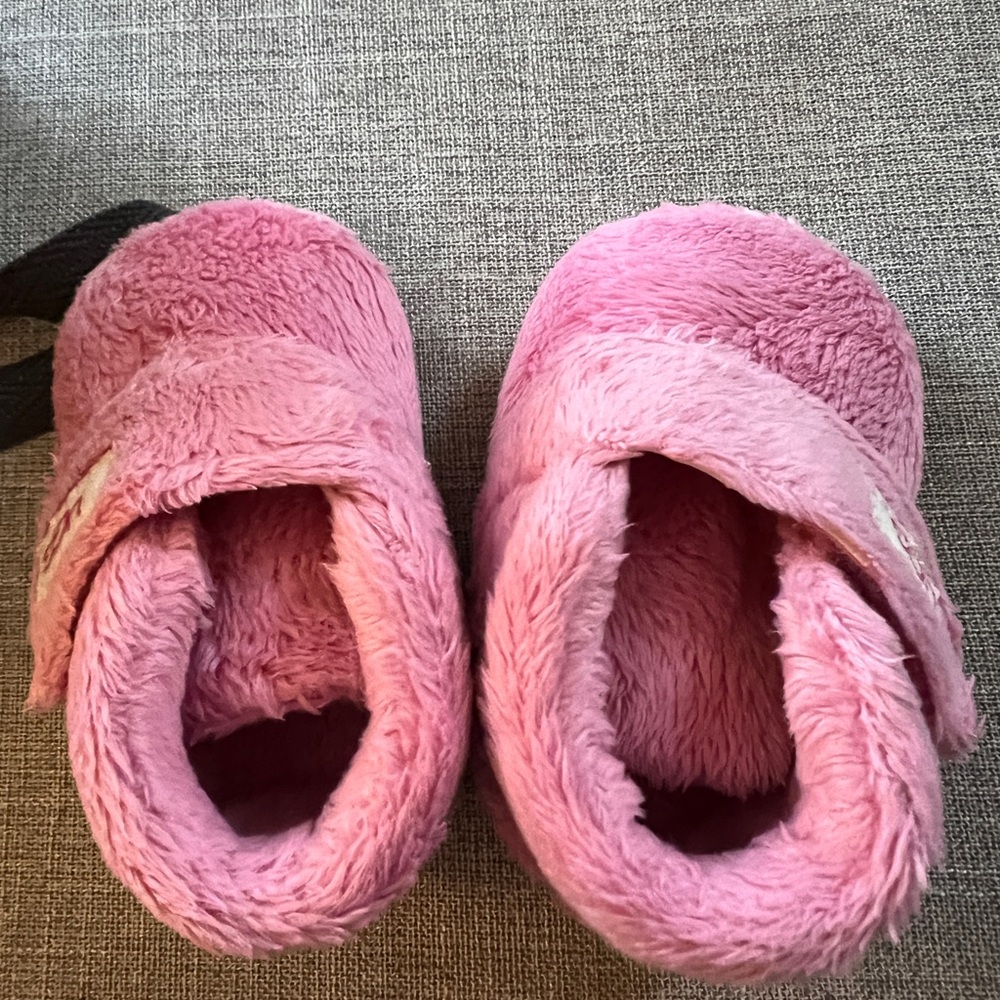 Ugg Bixbee Baby Booties Bubblegum - Picture 8 of 9